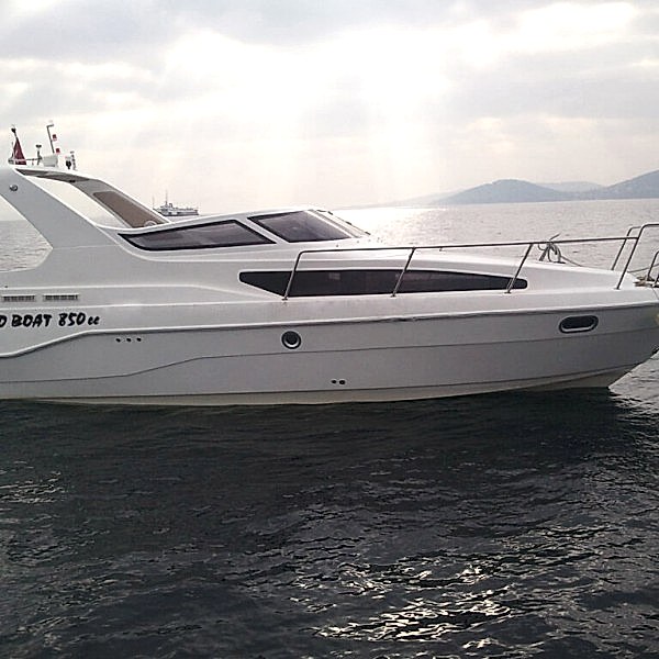 850CC Cabin Cruiser - Euro Boat