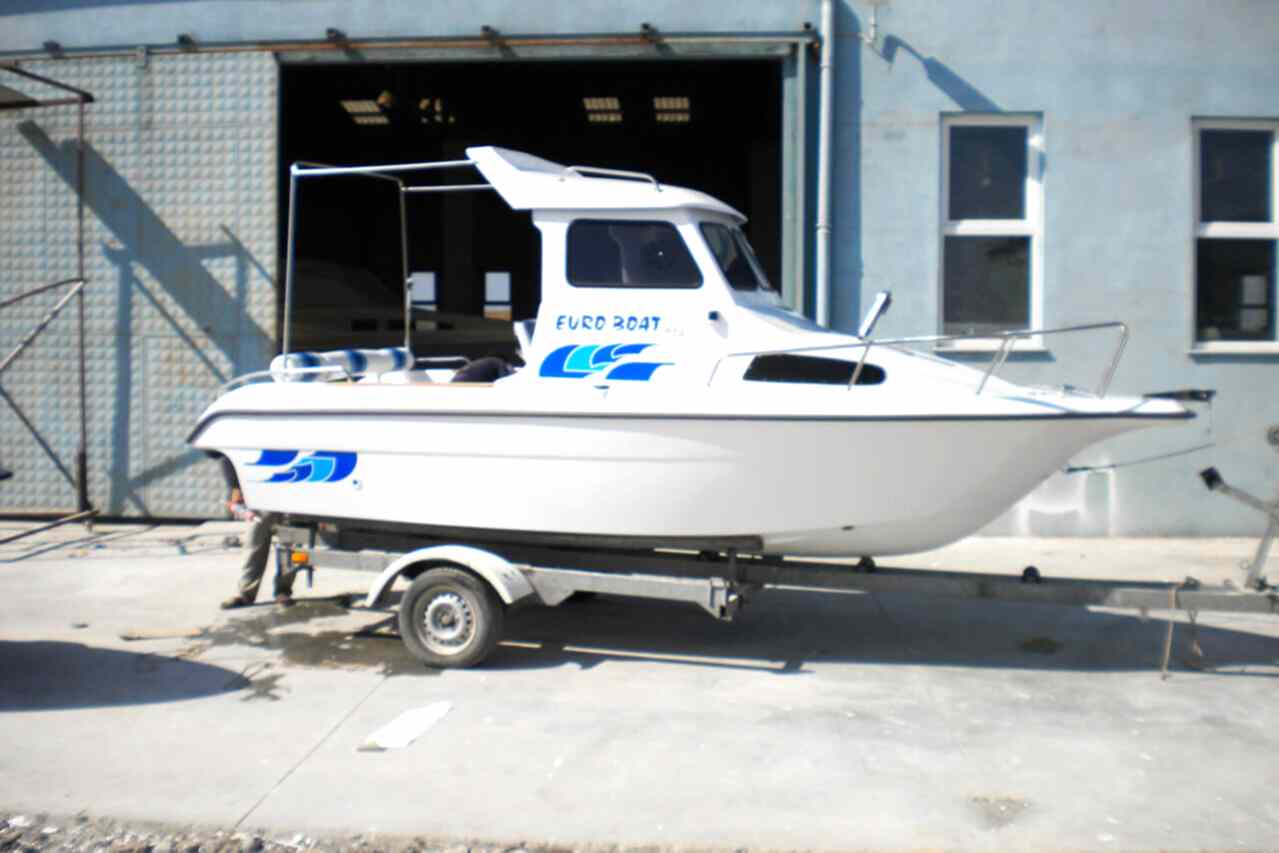 600FM Fisherman Kamaralı Tekne