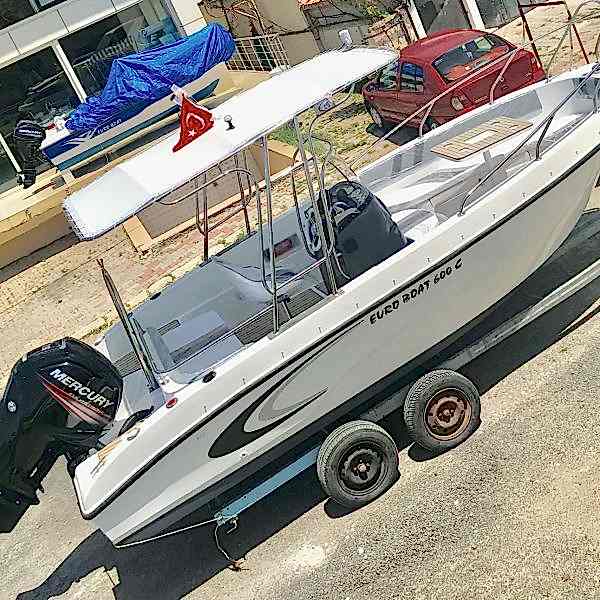 600 Center Console 2019