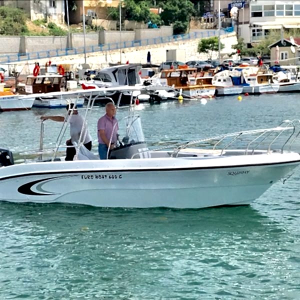 600 Center Console 2019