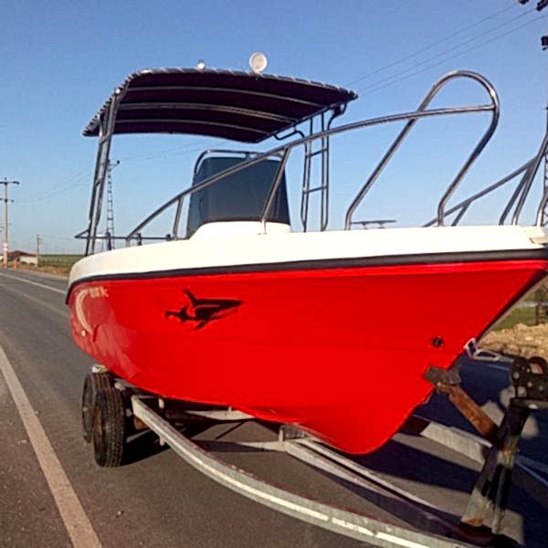 600 Center Console 2019