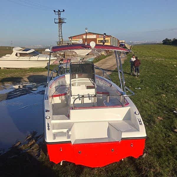 600 Center Console 2019